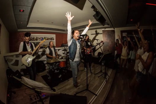 Contratar un grupo de música en Almería